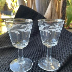 Stylish Clear Glass Wine Glasses